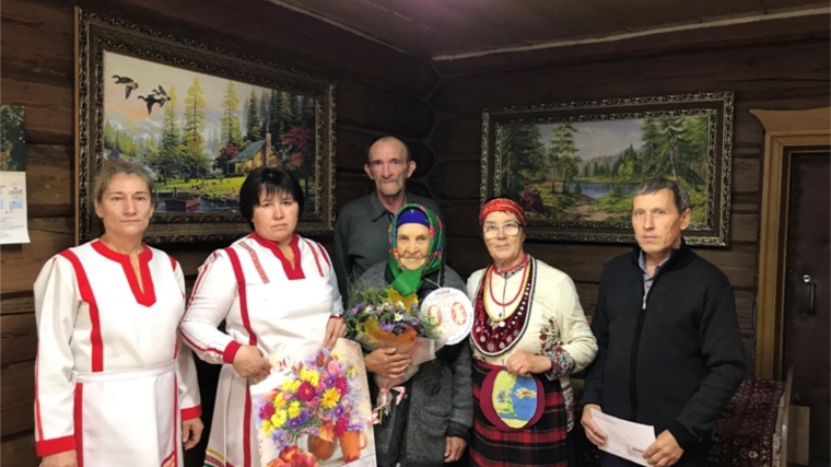90 лет отметила жительница деревни Вурман Пилемчи, труженица тыла, ветеран труда Венера Семеновна Сарбаева