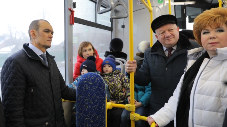 Глава Чувашии Михаил Игнатьев проверил комфортность перевозок на новом троллейбусном маршруте «Чебоксары – Новочебоксарск»